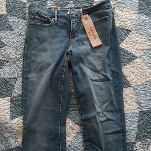 Levis skinny jean. NWT!
